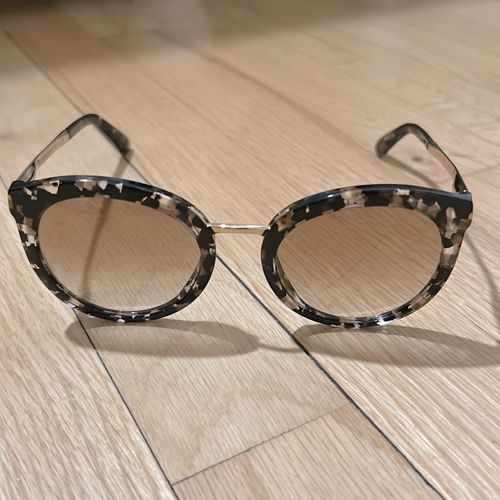 Authentic Dolce&Gabbana sunglasses 
DG 4268 911/6E with case and cloth